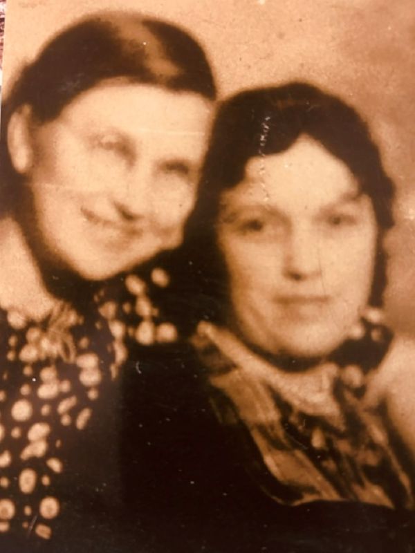 Jewel Estella (Bagwell) Phillips and Nannie Etta (Dillard) Bagwell
Circa Unknown - Photograph courtesy of Ronnie Wayne Bagwell